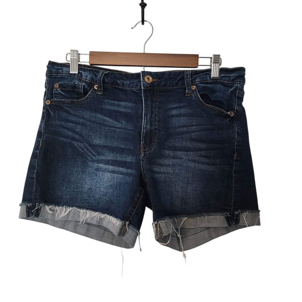 200. Celebrity Pink Size 11/30 Dark Blue Denim Shorts